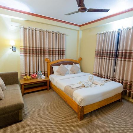 Paradise Boutique Hotel Pokhara Extérieur photo