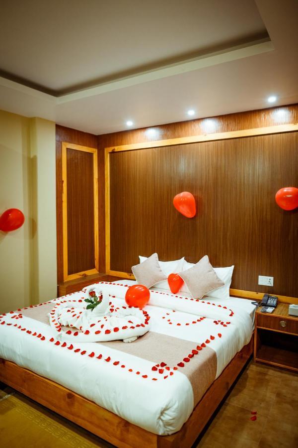 Paradise Boutique Hotel Pokhara Extérieur photo