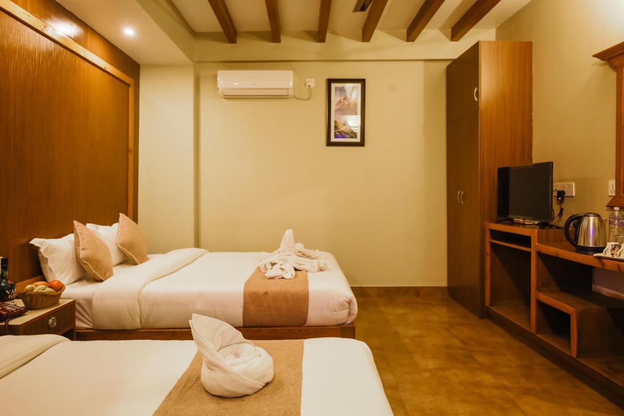 Paradise Boutique Hotel Pokhara Extérieur photo