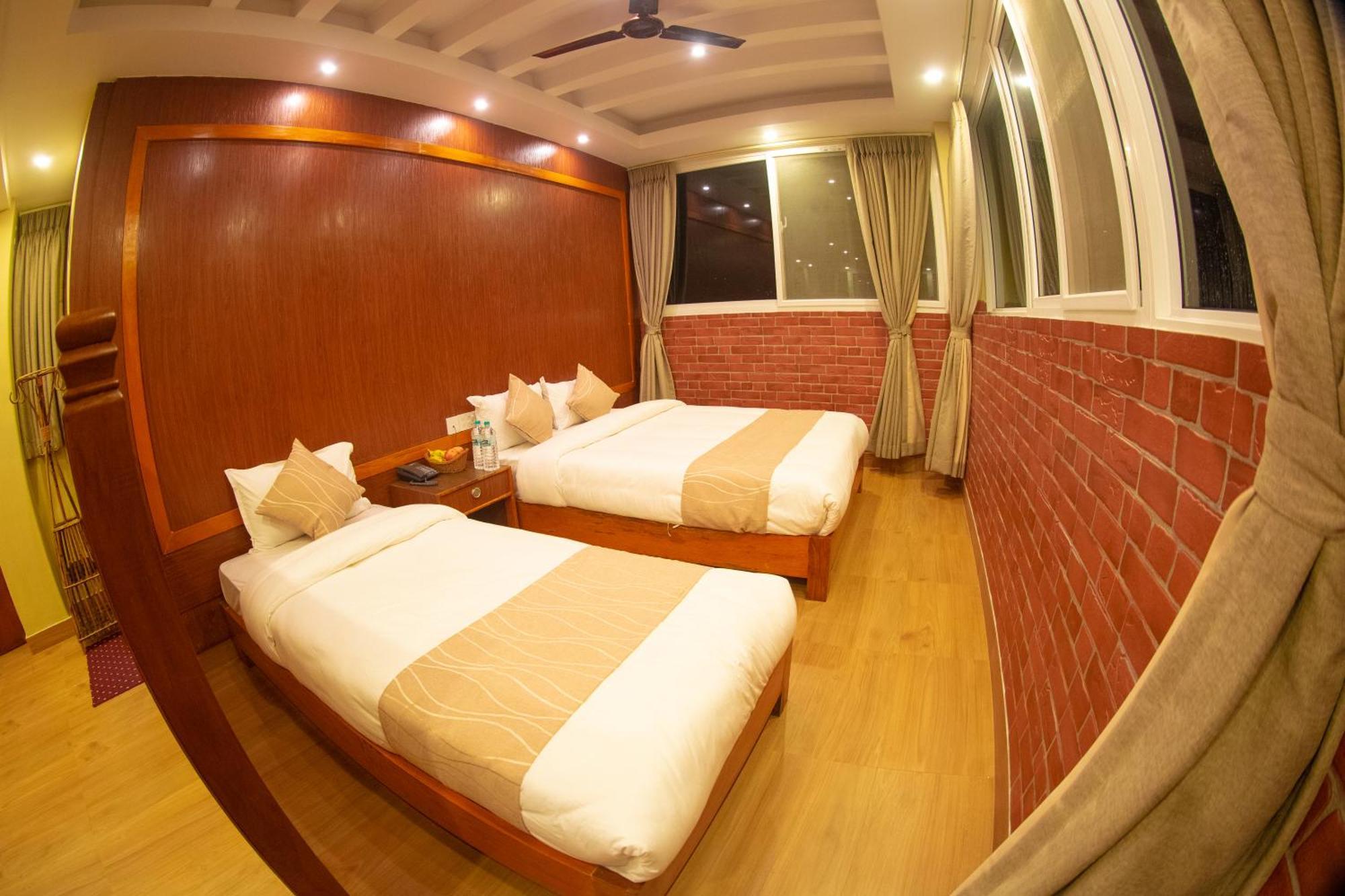 Paradise Boutique Hotel Pokhara Extérieur photo