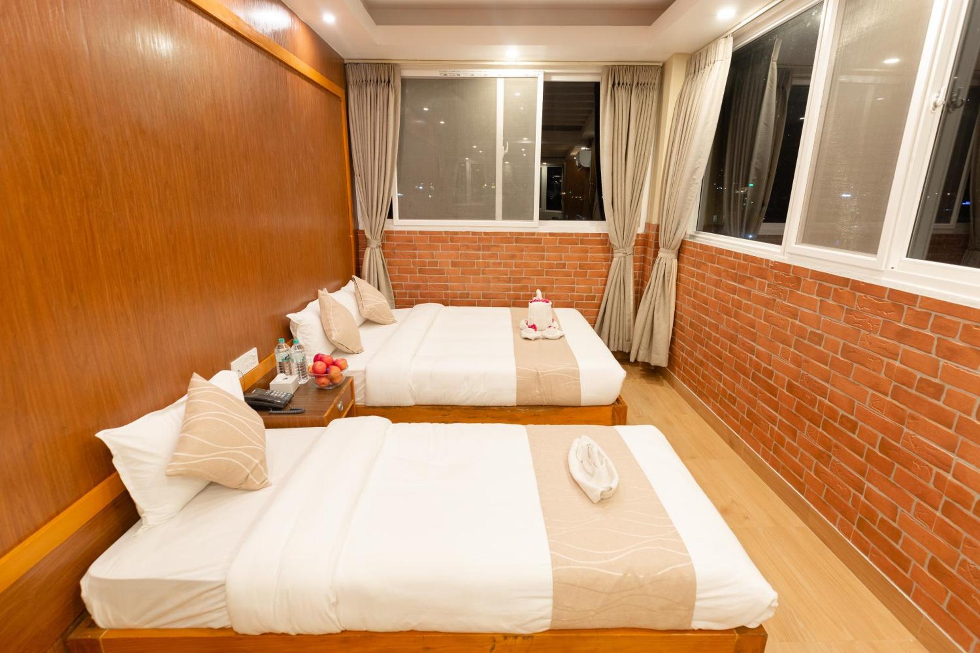 Paradise Boutique Hotel Pokhara Extérieur photo