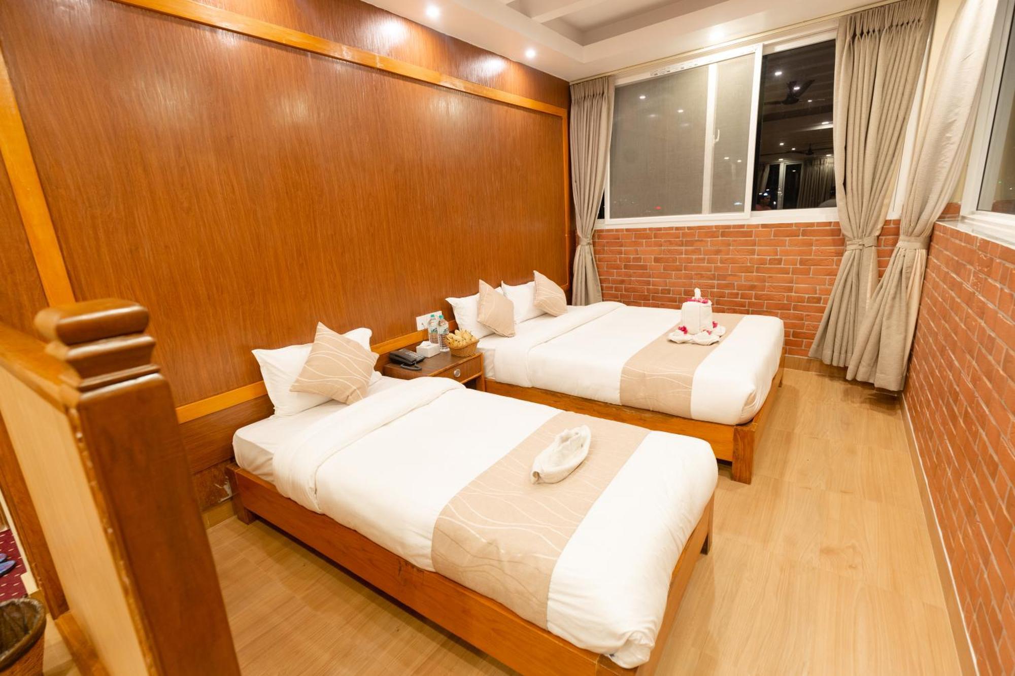 Paradise Boutique Hotel Pokhara Extérieur photo