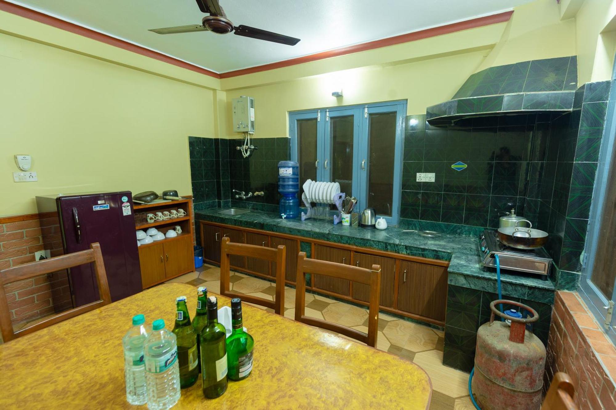 Paradise Boutique Hotel Pokhara Extérieur photo